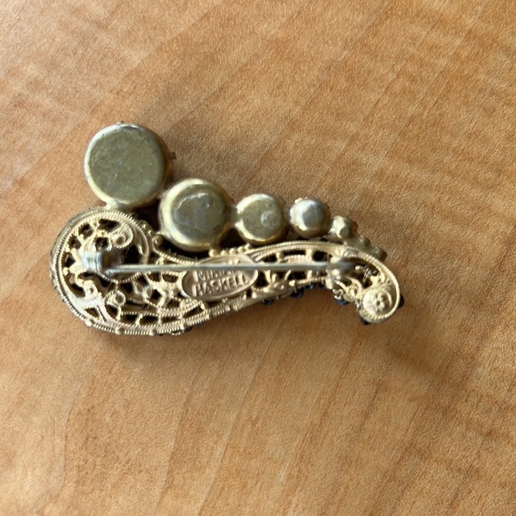 Vintage Miriam Haskell Jet Brooch - Picture 2 of 4